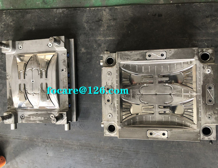 Производство пресс-формы для щётки со сребком для снега в Китае